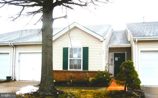 Property Photo:  4 Goldenrod Drive  NJ 08054 