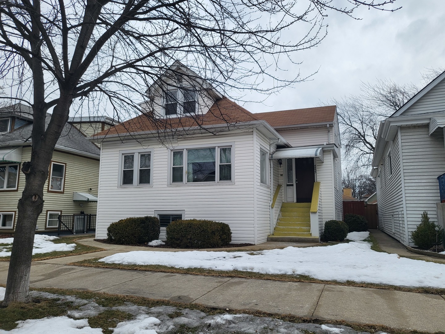 Property Photo:  4435 N Merrimac Avenue  IL 60630 