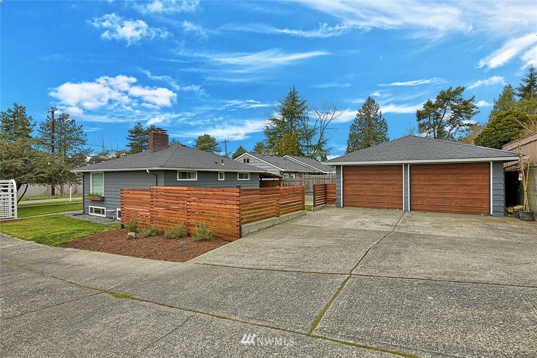 Property Photo:  9104 1st Avenue NE  WA 98115 