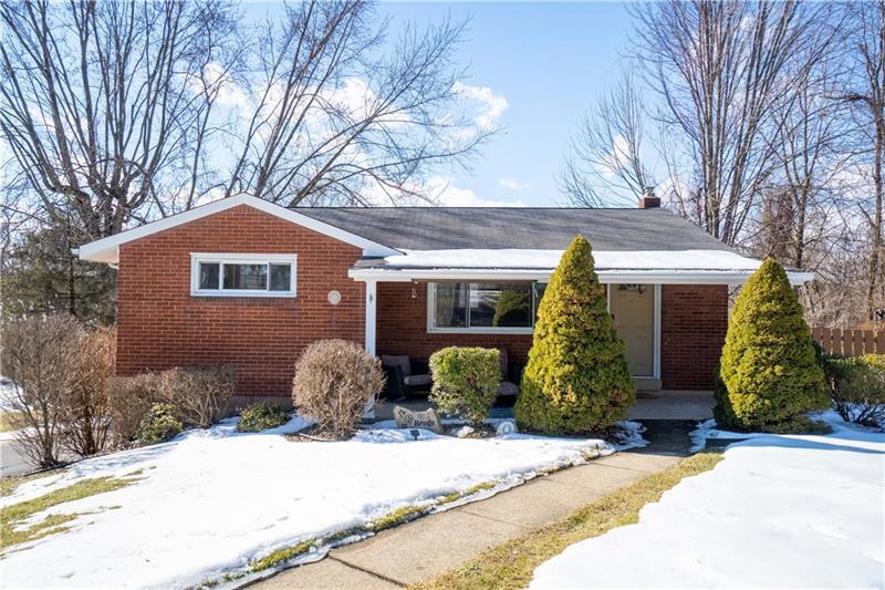 Property Photo: 118 Norman Dr PA 15108