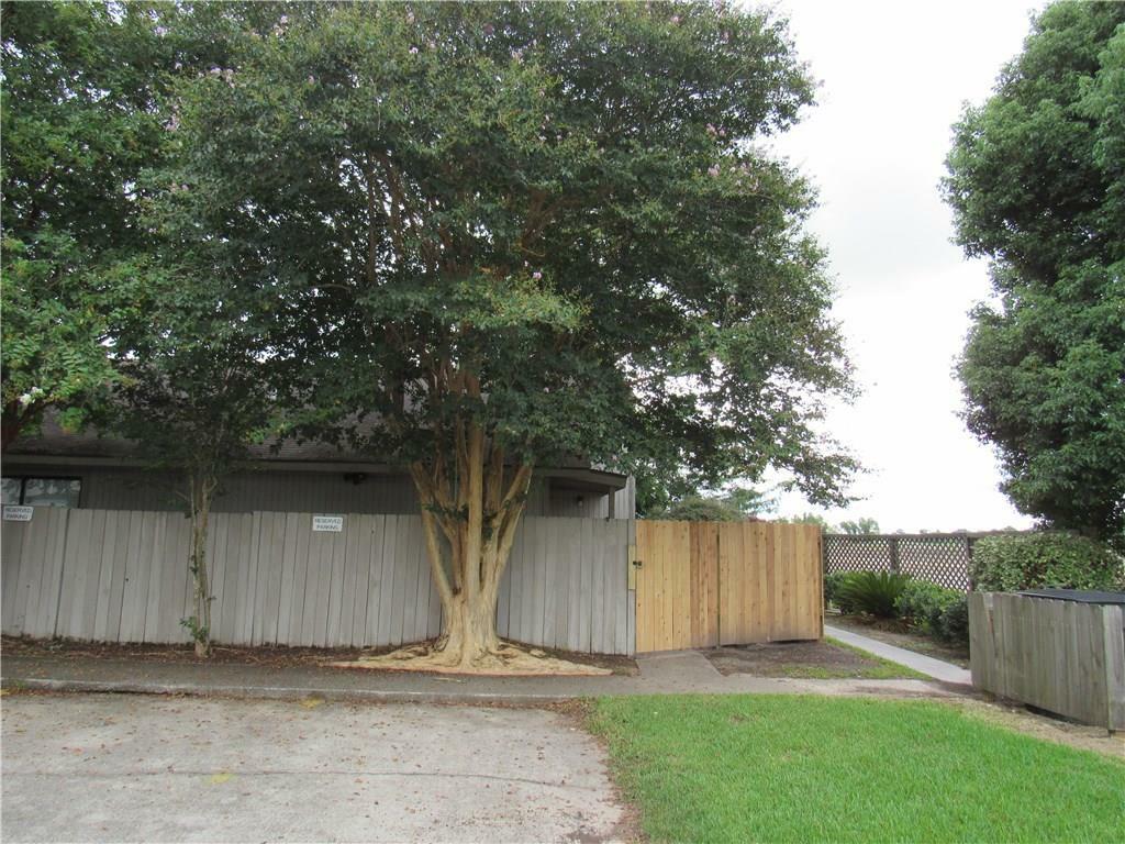 Property Photo:  1847 Fox Run Drive  LA 70605 