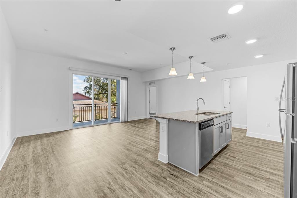 Property Photo: 5205 Eggleston Avenue 102 FL 32810