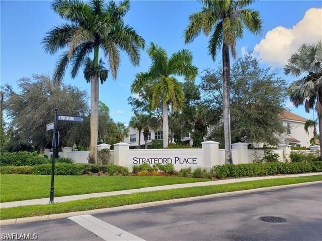 Property Photo: 1032 Hampton Cir 62 FL 34105