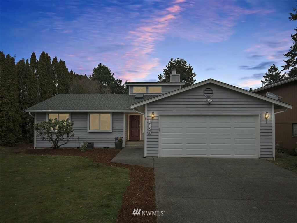 Property Photo:  1824 SW 355th Place  WA 98023 