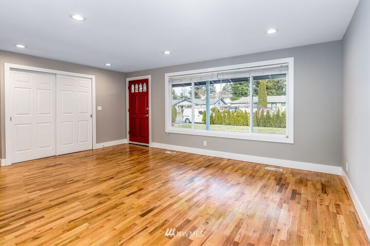 House for sale in Renton 16729 126th Avenue SE, Renton, WA 98058