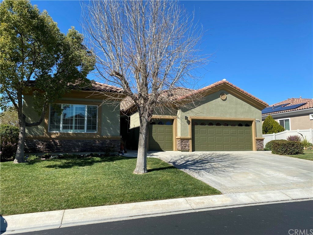 Property Photo: 1715 Reyes Lane CA 92223