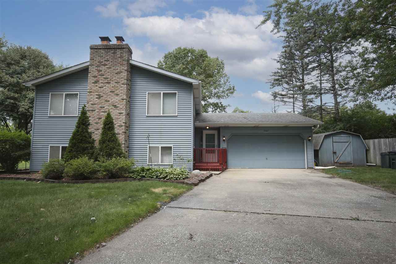 Property Photo:  2307 Carol Court  MI 48642 