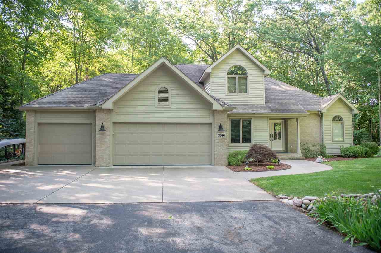 Property Photo:  2560 Ashwood Pass  MI 48642 