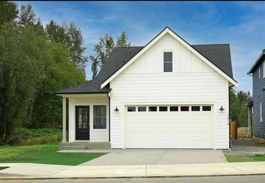 Property Photo: 1014 Yew Avenue WA 98294
