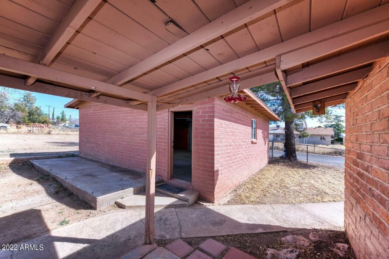 Property Photo:  2142 S Kentucky Street  AZ 85603 