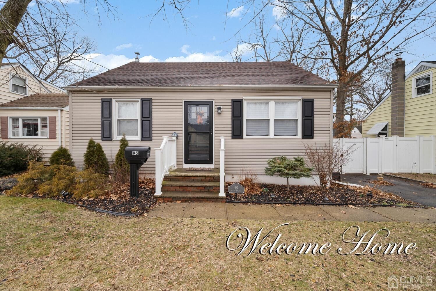 Property Photo:  95 Mundy Avenue  NJ 08884 