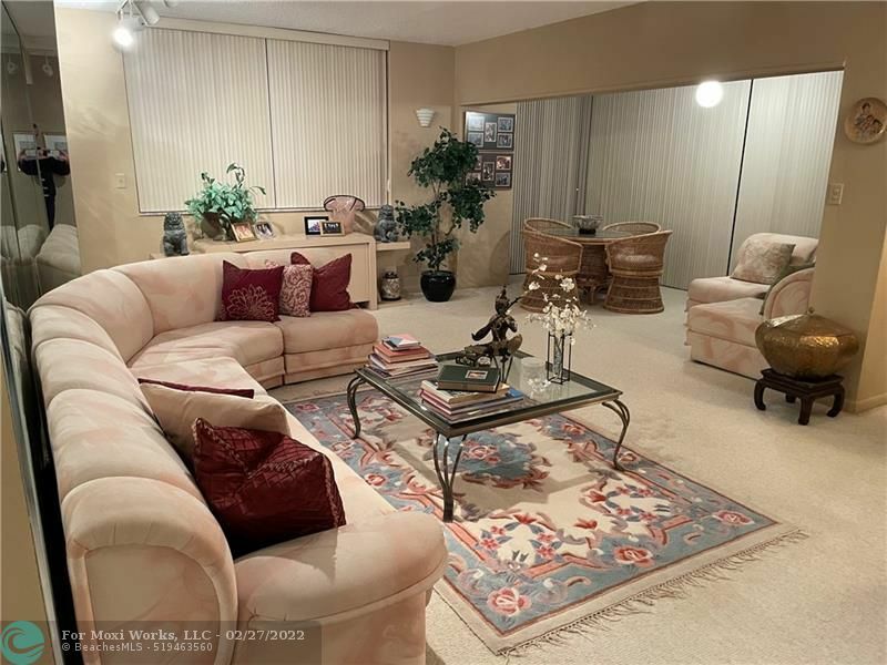 Property Photo:  4330 Hillcrest Dr 920  FL 33021 