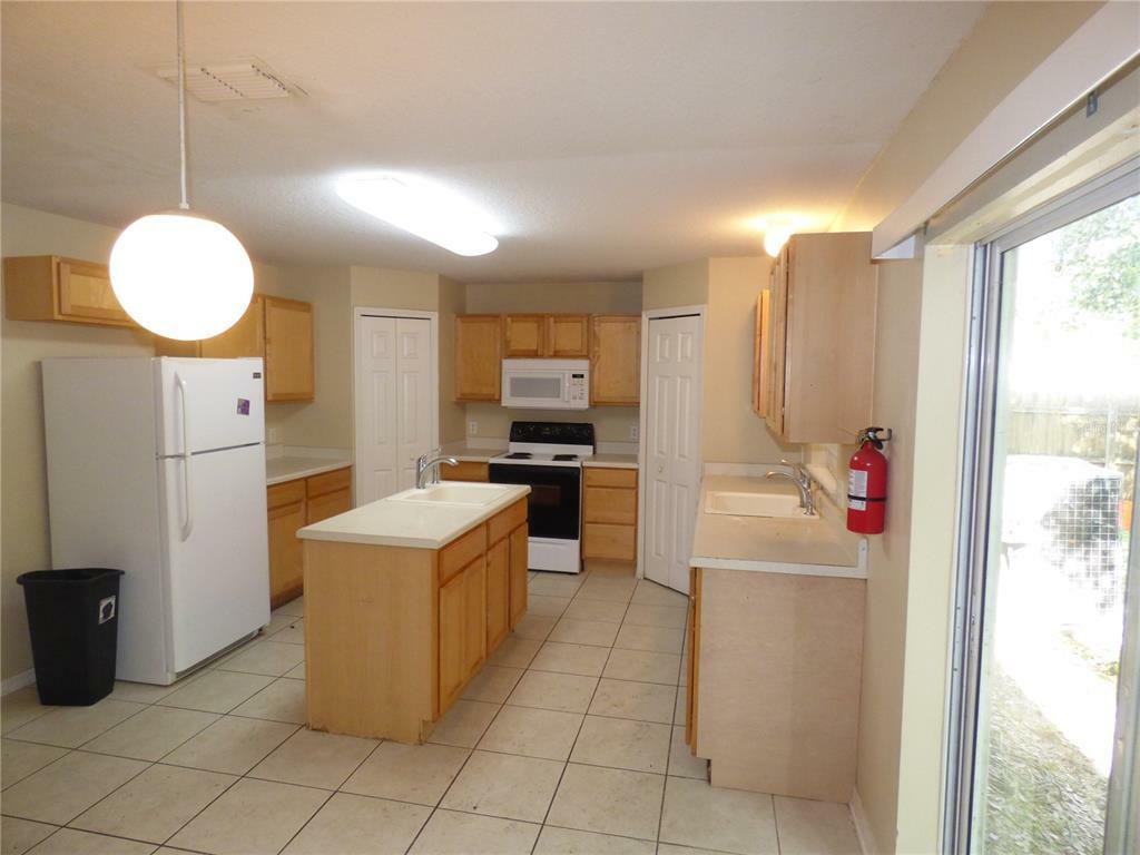 Property Photo:  1517 Equitable Place  FL 34753 