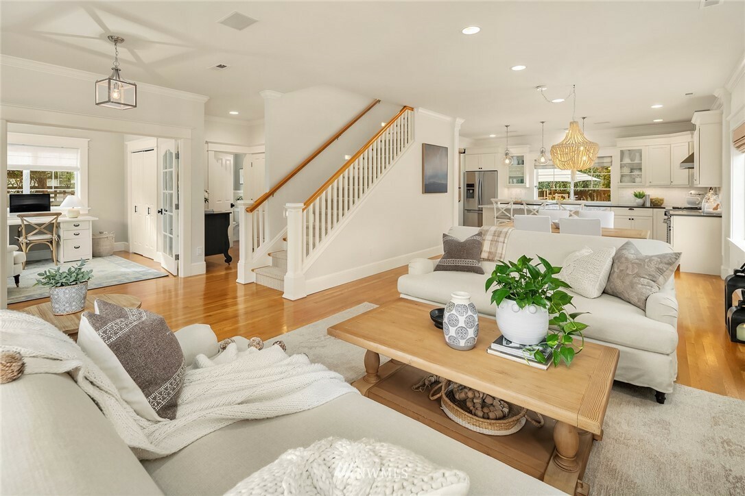 Property Photo: 8517 Densmore Avenue N WA 98103