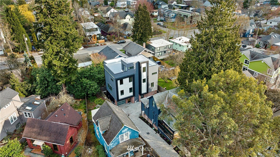 Property Photo: 312 27th Avenue E A WA 98112