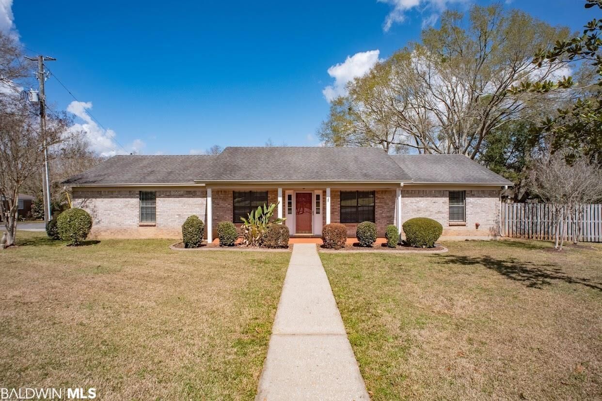 Property Photo:  5109 Glenshire Drive  AL 36551 