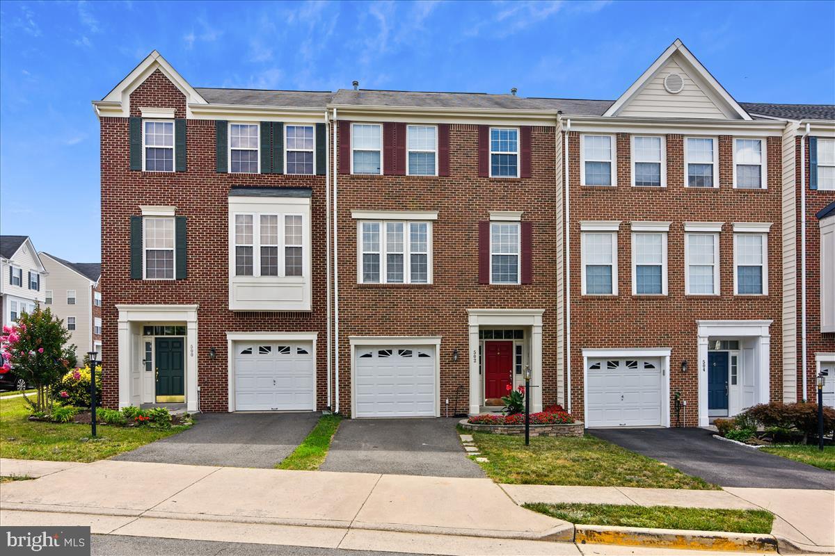 Property Photo:  502 Twintree Terrace NE  VA 20176 