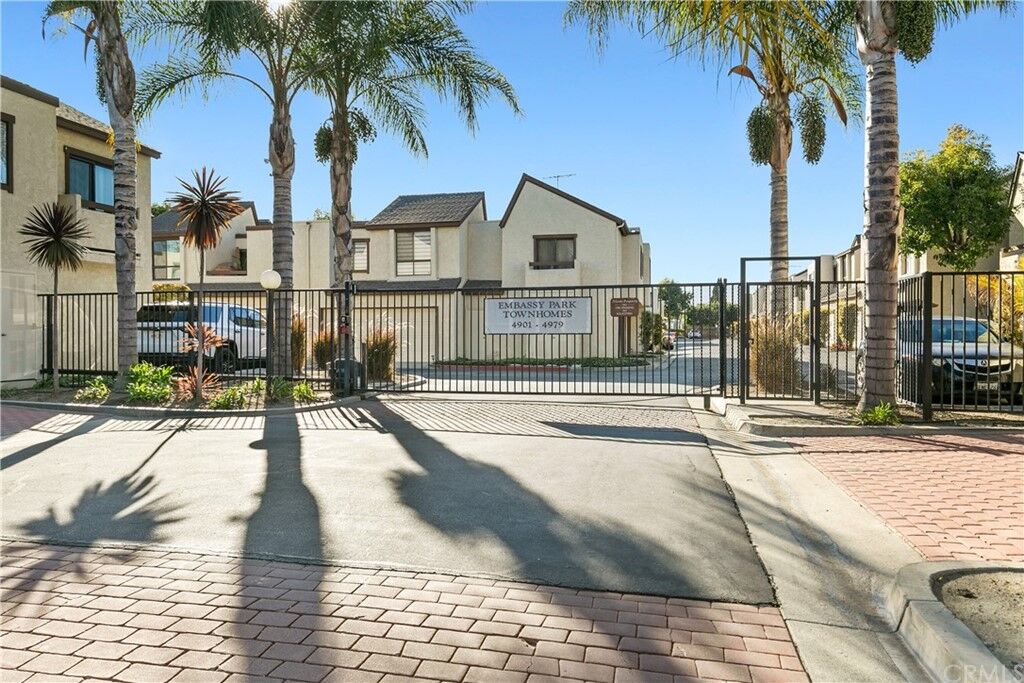 Property Photo:  4941 Embassy Way 40  CA 90630 