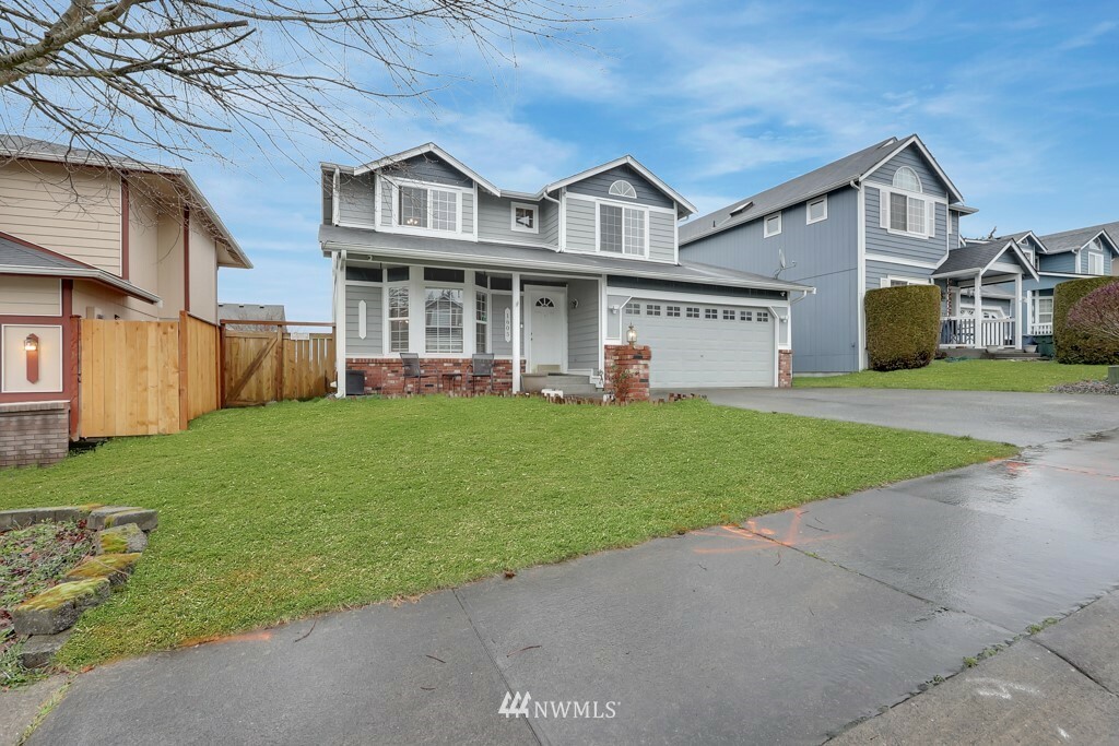 Property Photo:  1605 200th Street Ct E  WA 98387 