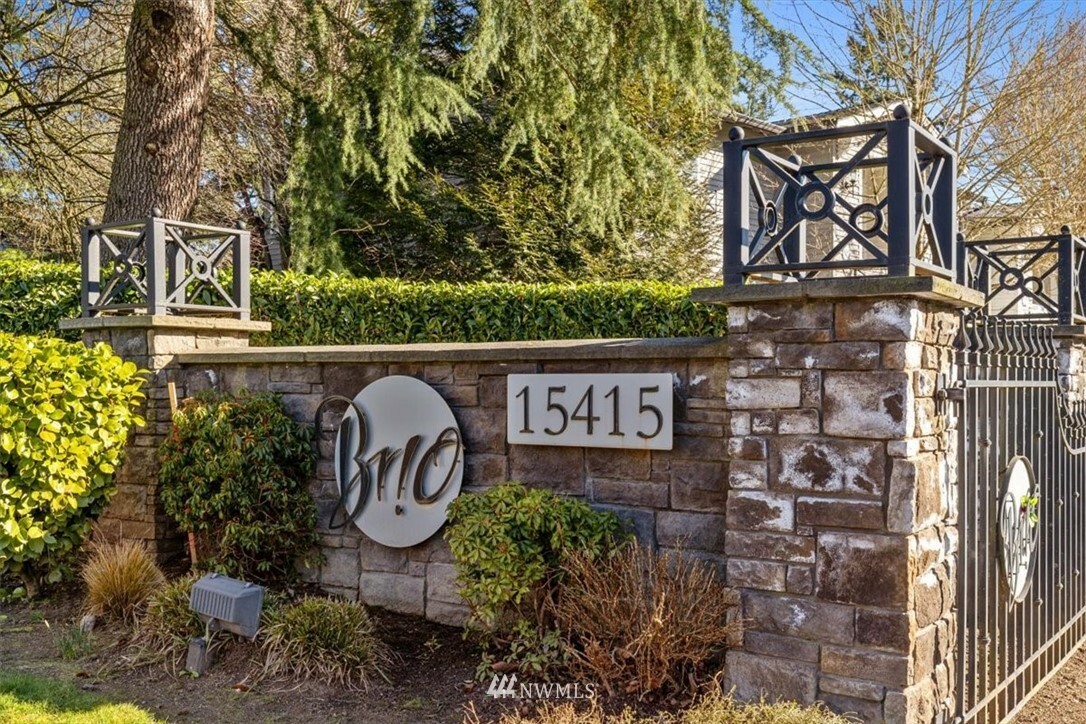 Property Photo:  15415 35th Avenue W H204  WA 98087 