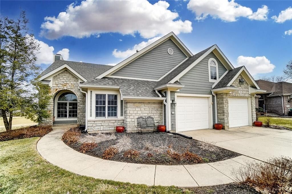 Property Photo: 70 Heatherglen Court OH 45066