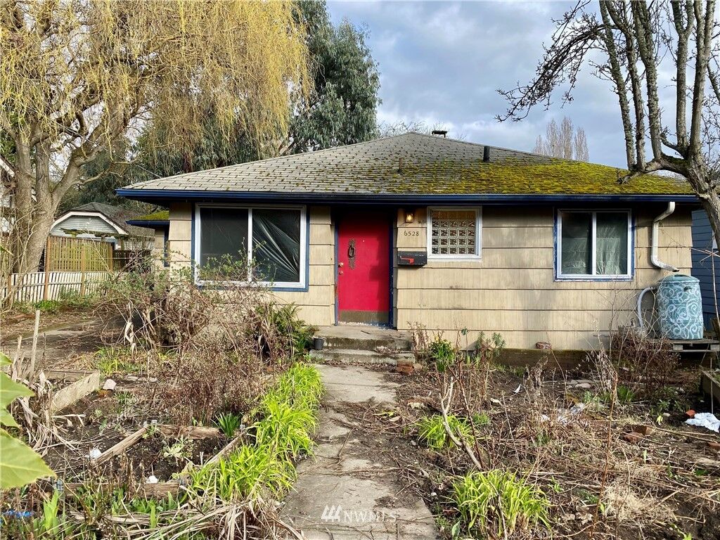 Property Photo: 6528 18th Avenue NW WA 98117