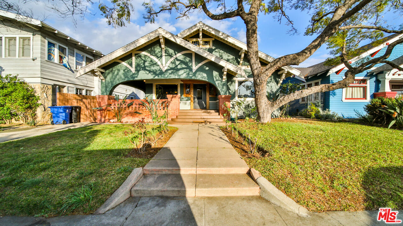 Property Photo: 1926 6th Ave CA 90018