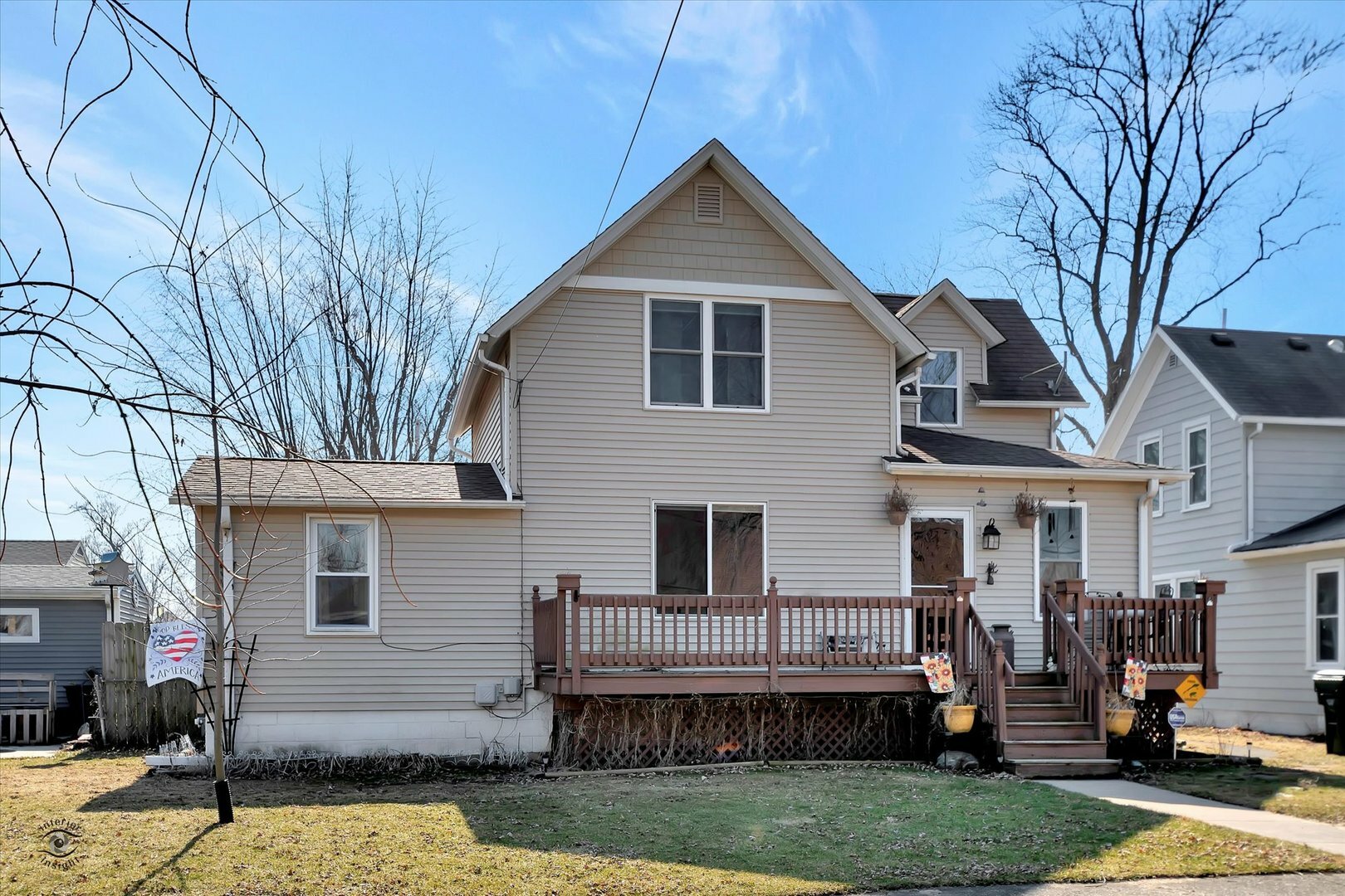 Property Photo:  160 E 5th Avenue  IL 60927 