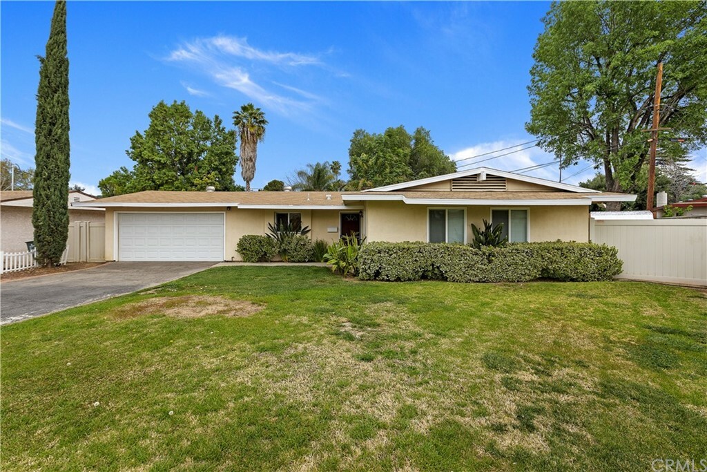 Property Photo:  3547 Kenmill Street  CA 92504 