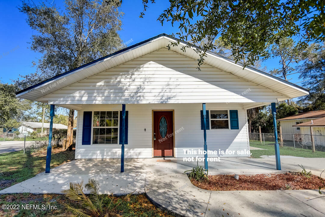 Property Photo:  1018 Walnut Street  FL 32043 