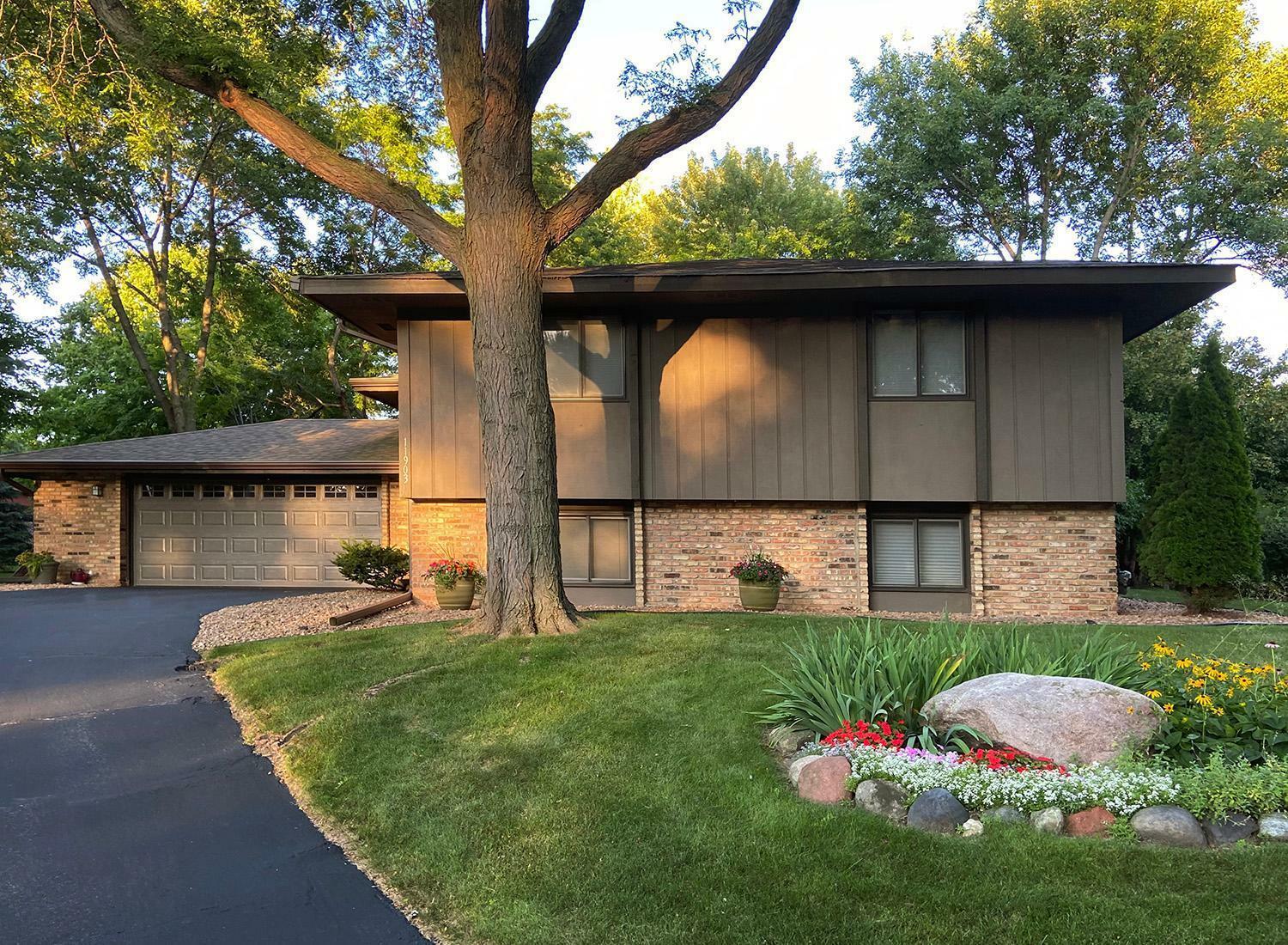 Property Photo:  11903 River Hills Circle  MN 55337 