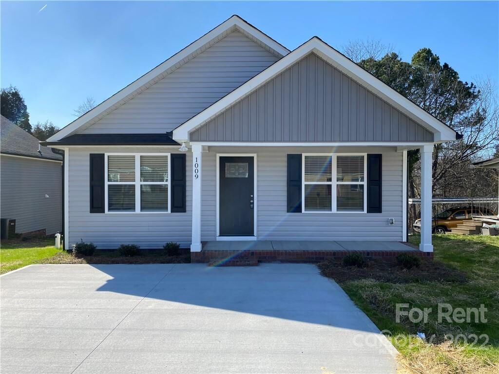 Property Photo:  1009 3rd Street  NC 28159 