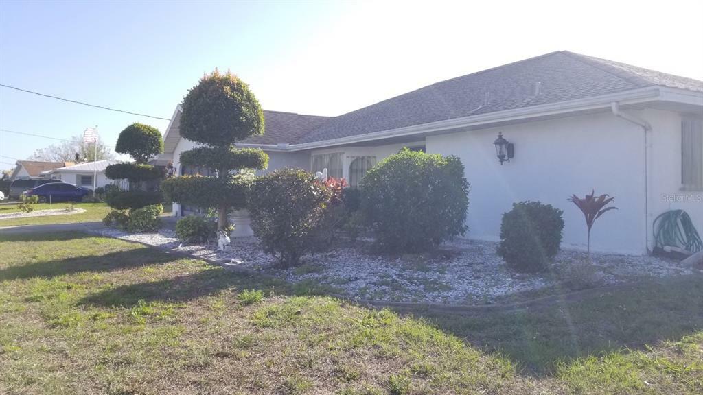 Property Photo:  850 Ellicott Circle NW  FL 33952 