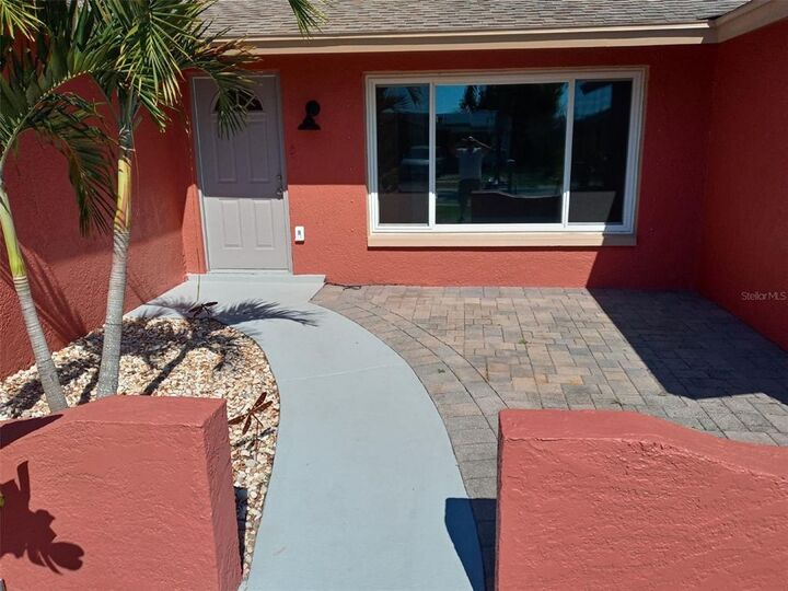 Property Photo:  1100 Rushmore Drive  FL 34690 