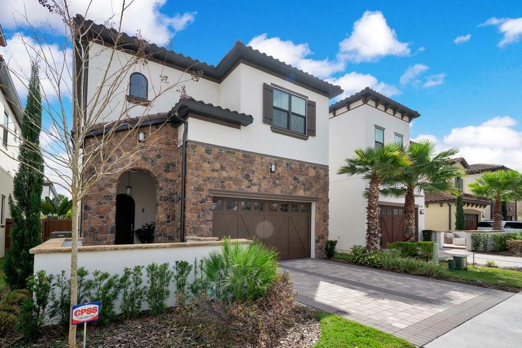 Property Photo: 8329 Via Vittoria Way FL 32819
