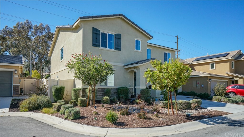 Property Photo:  10465 Sparrow Court  CA 92557 