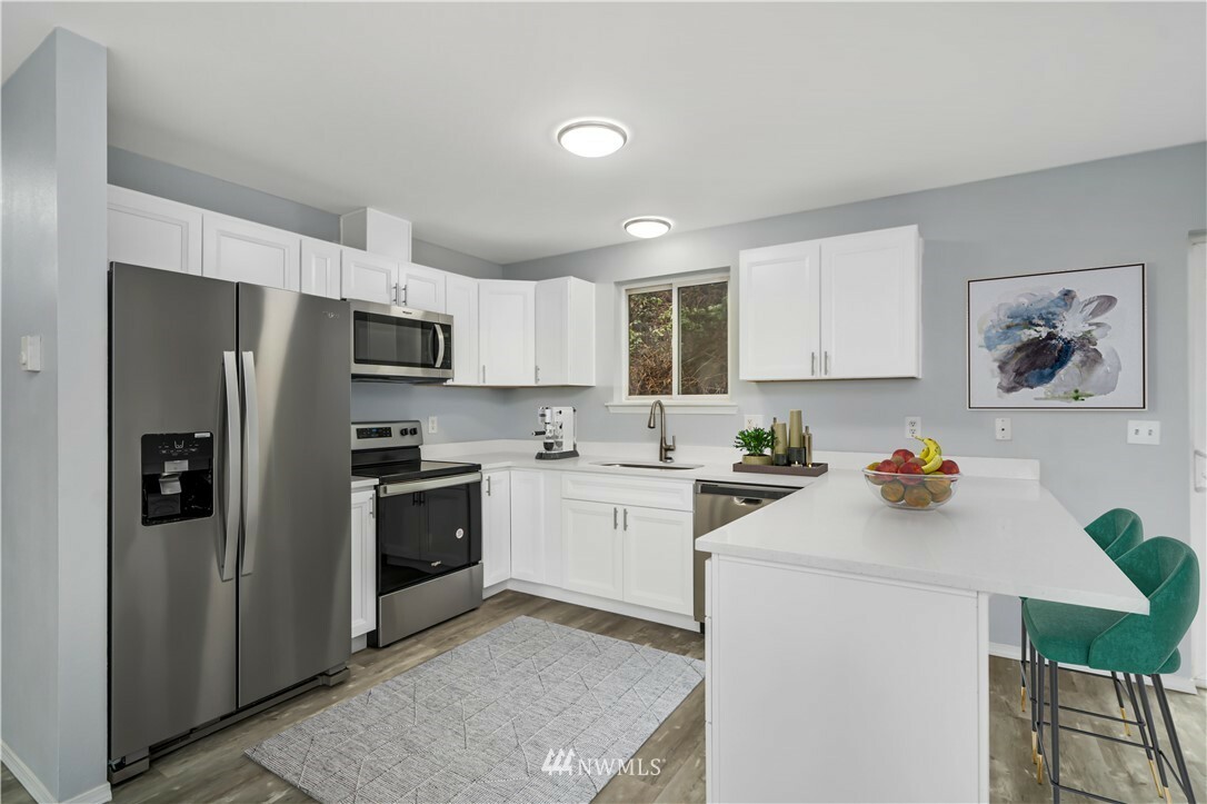 Property Photo: 1416 E Harrison Street WA 98404