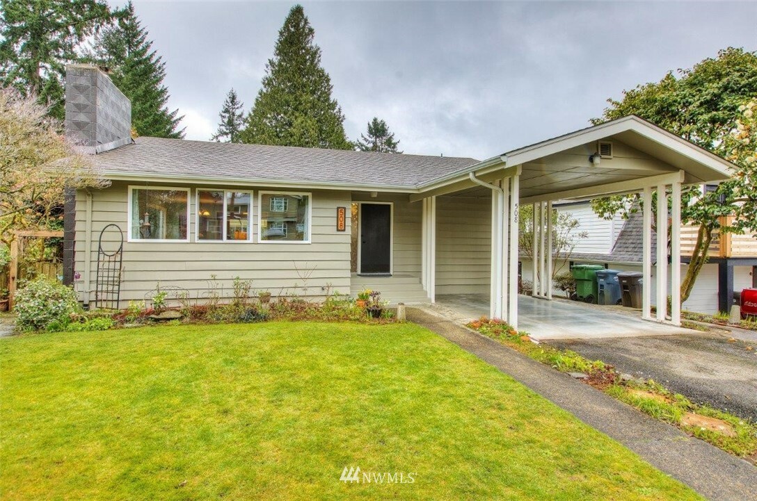 Property Photo:  508 Summit Avenue  WA 98466 