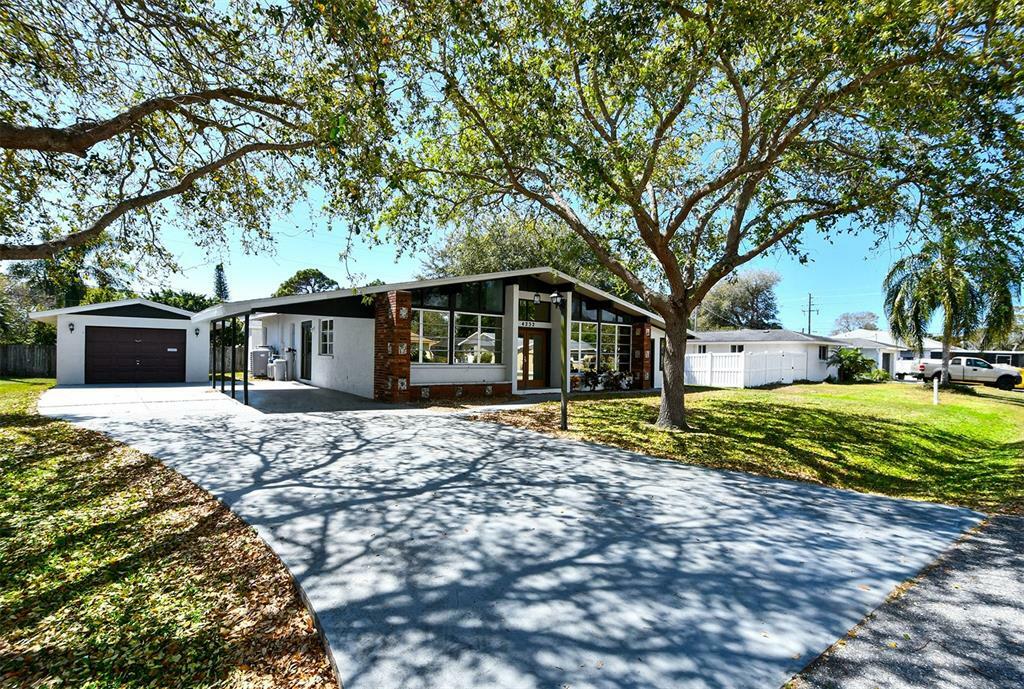 Property Photo:  4232 Pandora Road  FL 34293 