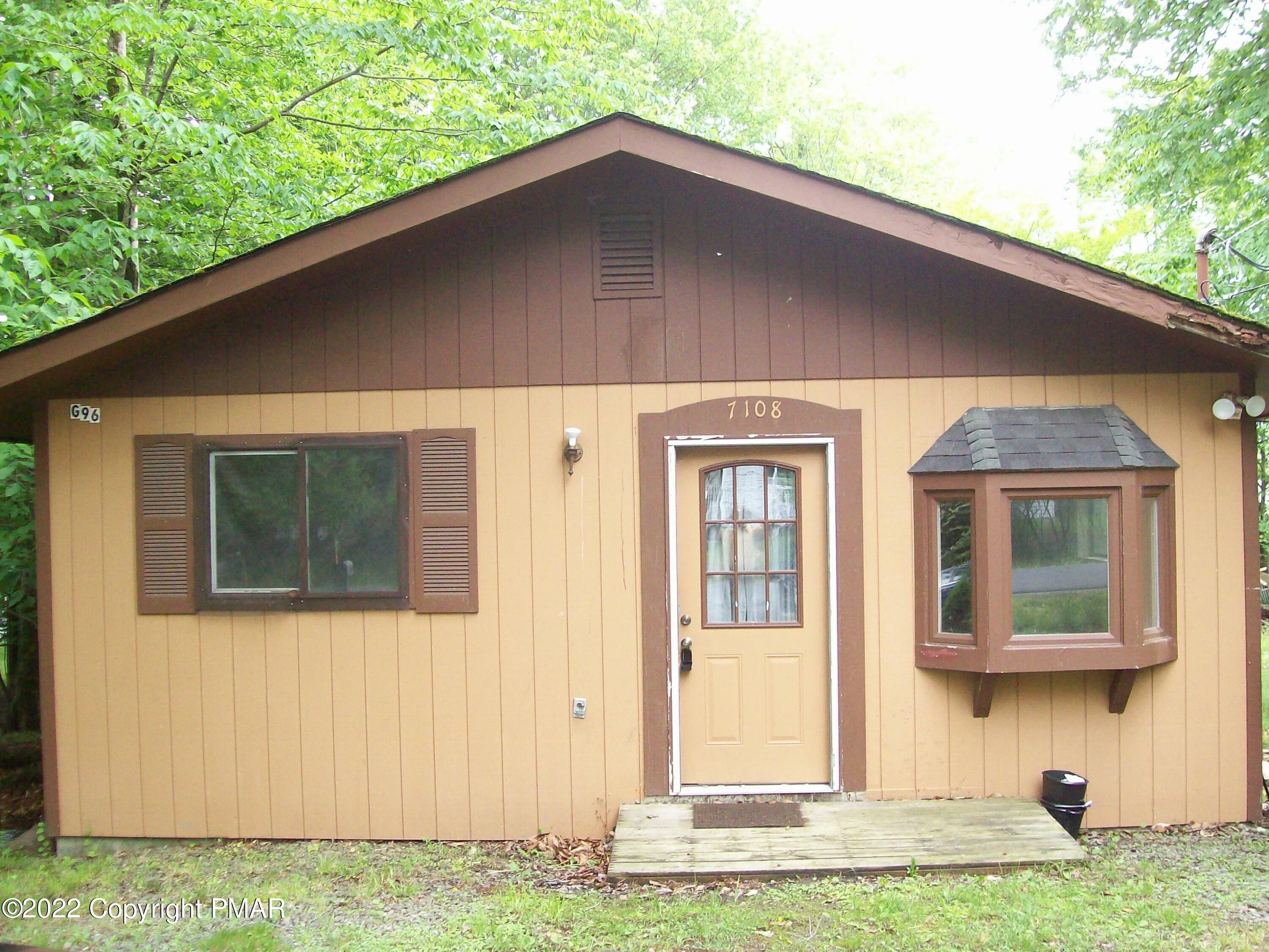 Property Photo:  7108 Robinwood Drive  PA 18466 