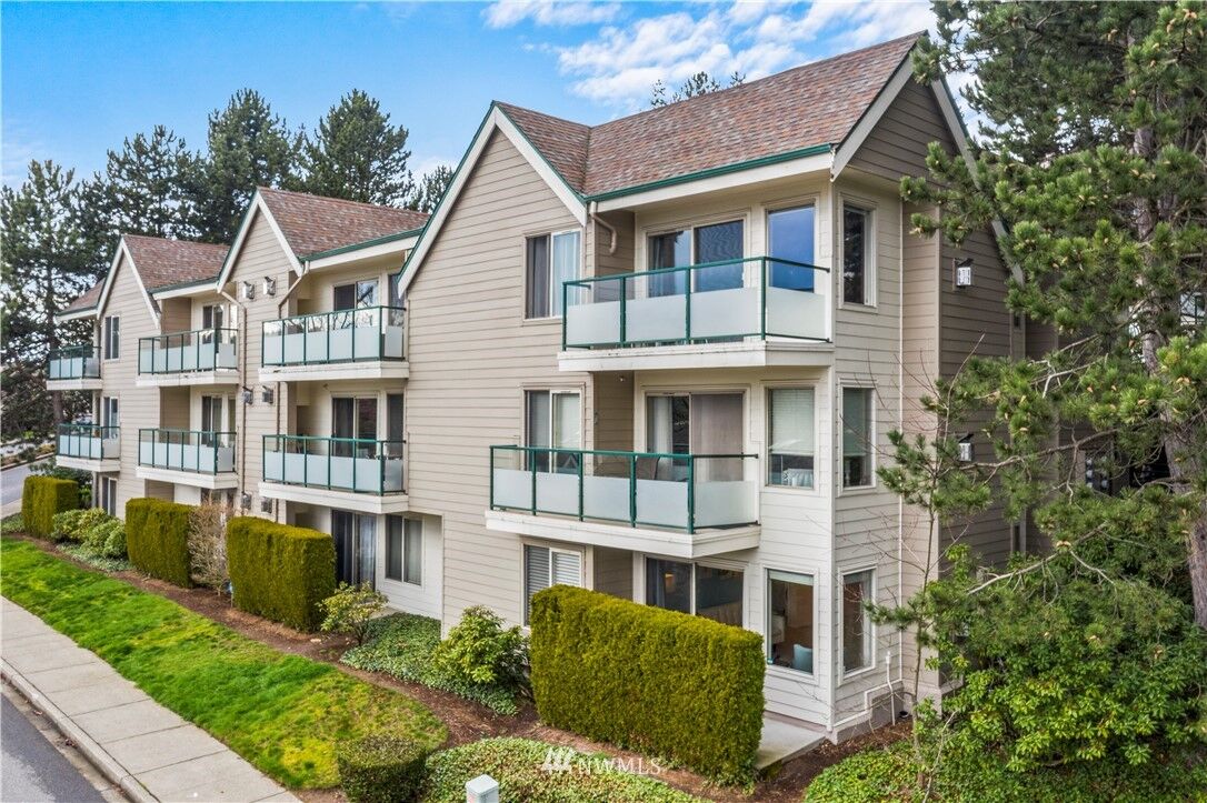 Property Photo: 15330 Sunwood Boulevard E101 WA 98188