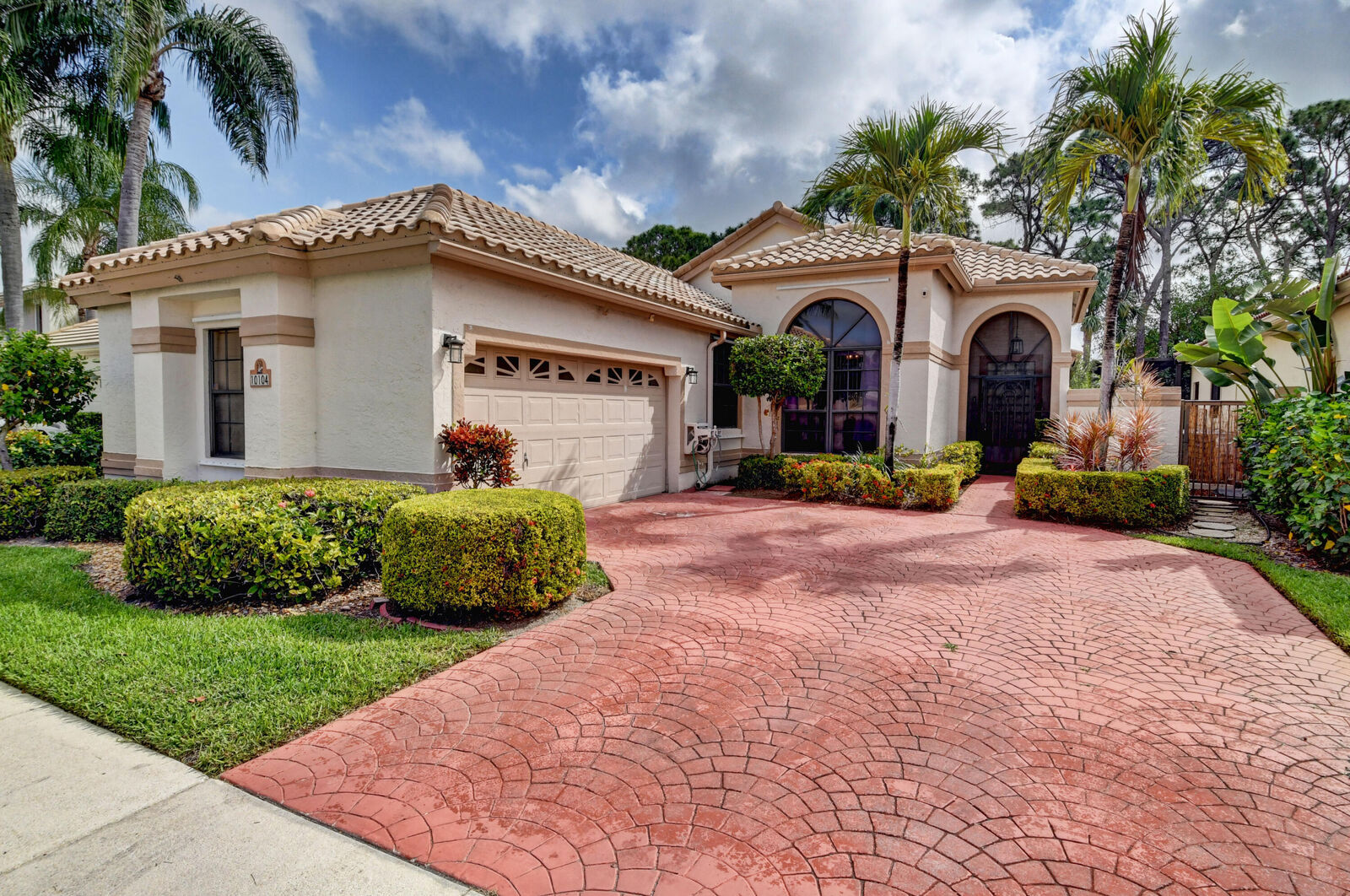Property Photo:  10104 Lexington Circle N  FL 33436 