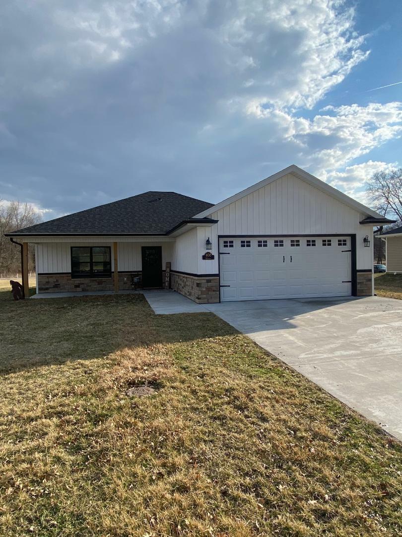 Property Photo:  408 E McDowell St  MO 65284 