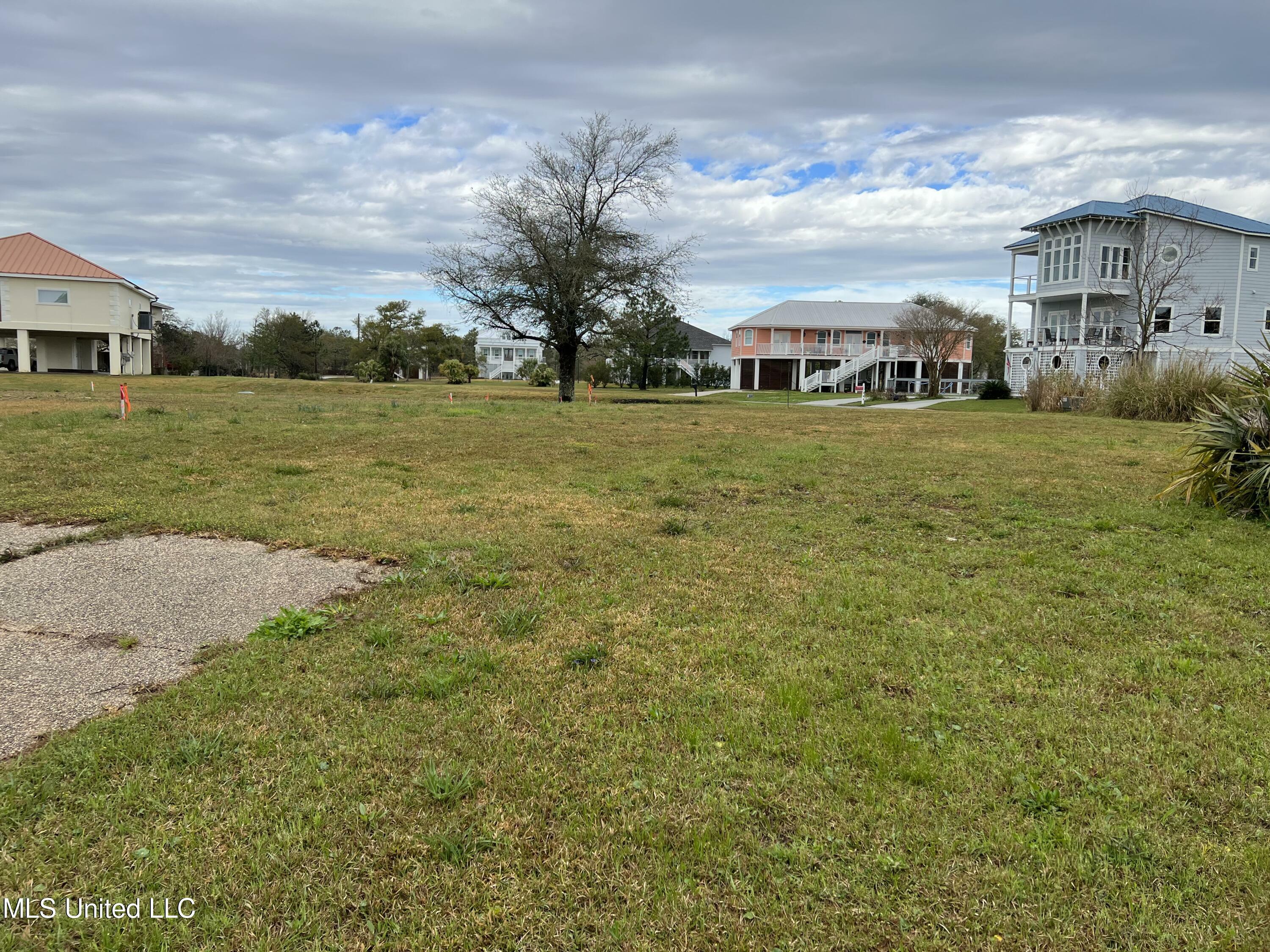 Property Photo:  220 Kittiwake Drive  MS 39571 