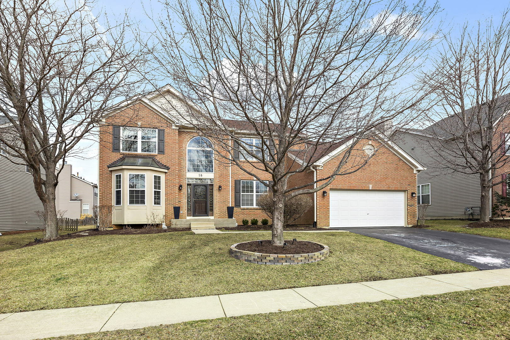 Property Photo: 18 E Ellington Court IL 60177