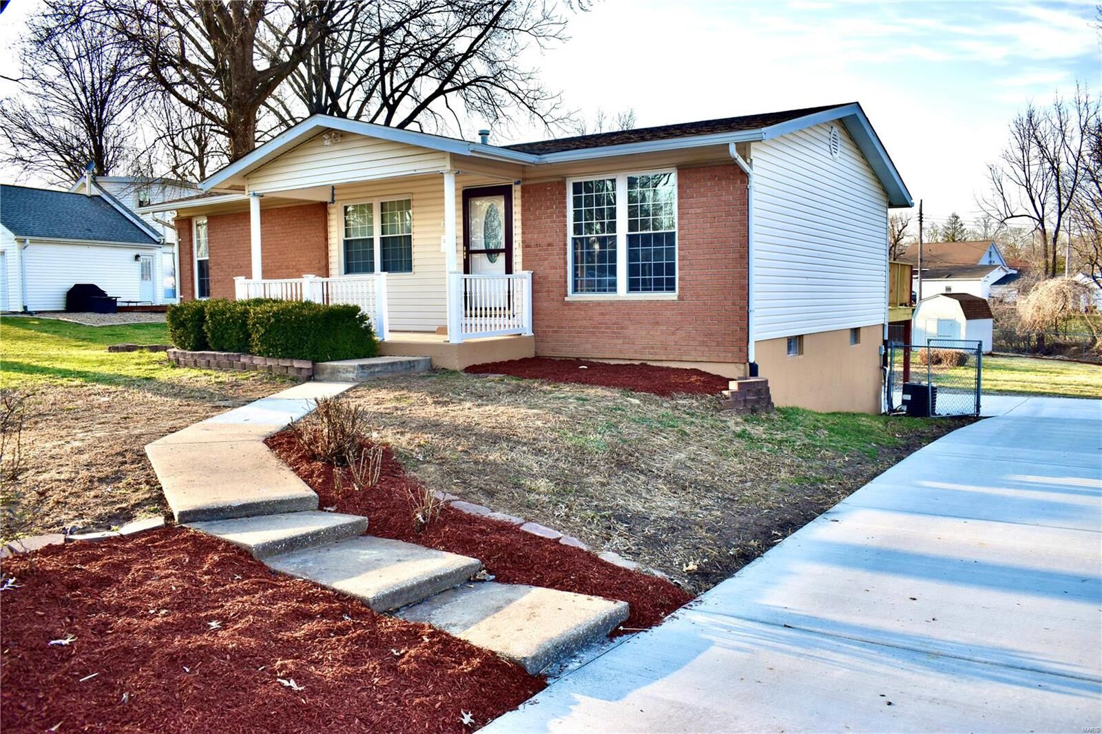 Property Photo:  5018 Sneezy Drive  IL 62002 