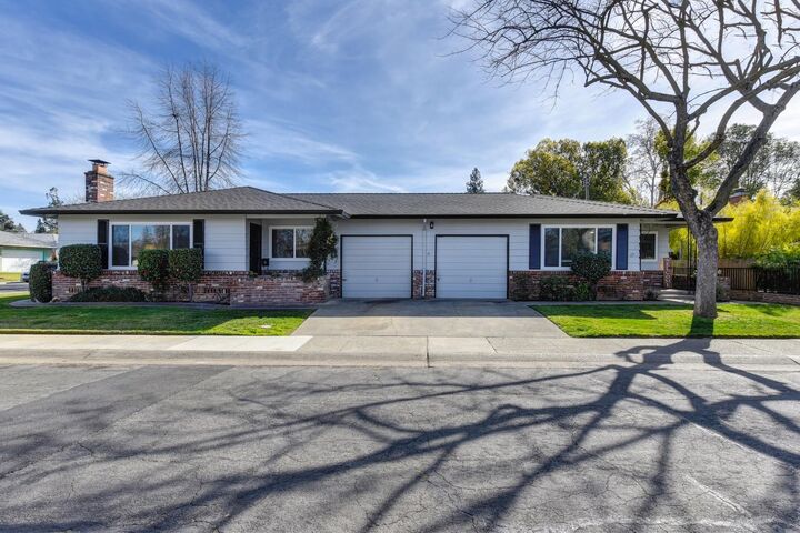 24 Manley Court  Sacramento CA 95820 photo