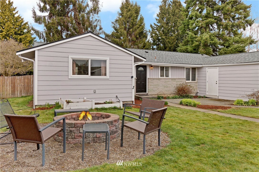 Property Photo:  4607 226th Street SW  WA 98043 