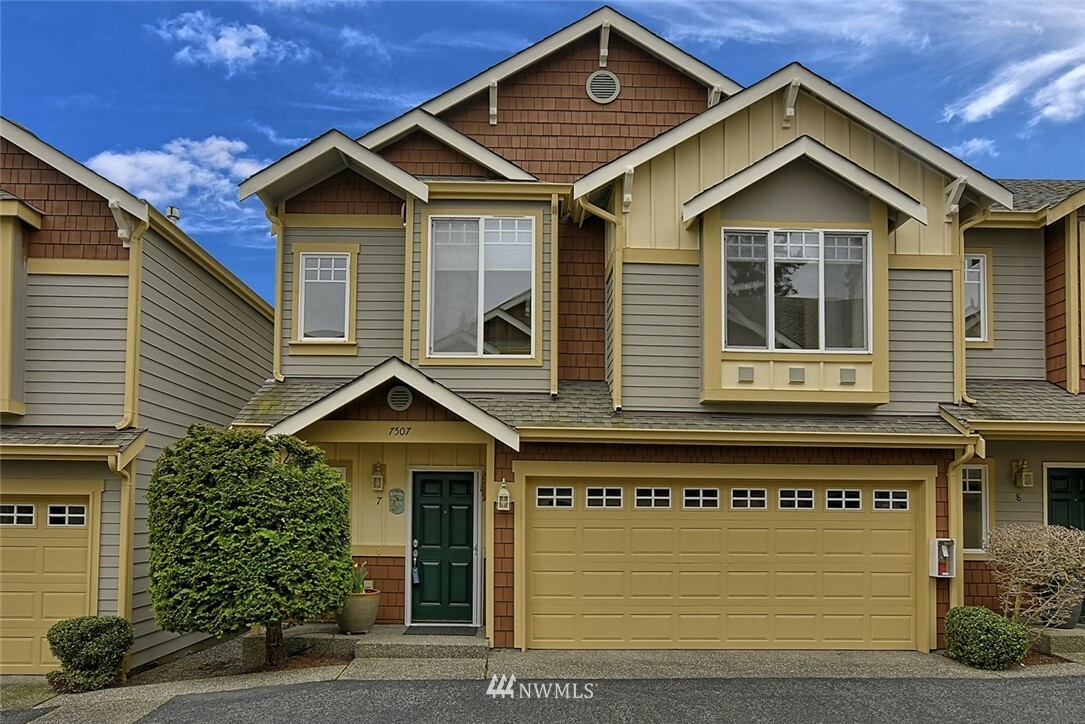 Property Photo:  7507 210th Street SW 7  WA 98026 