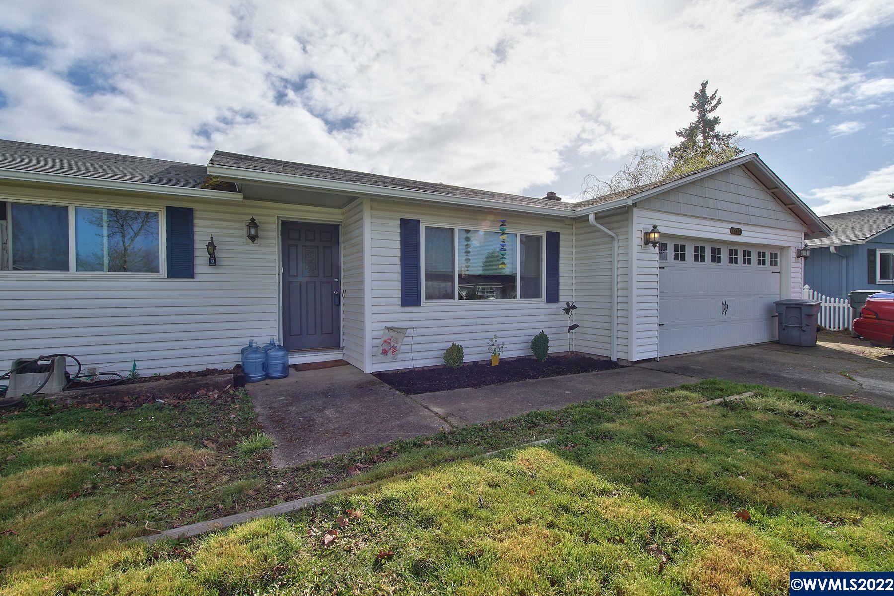 Property Photo:  1292  White Cloud Dr SE  OR 97137 